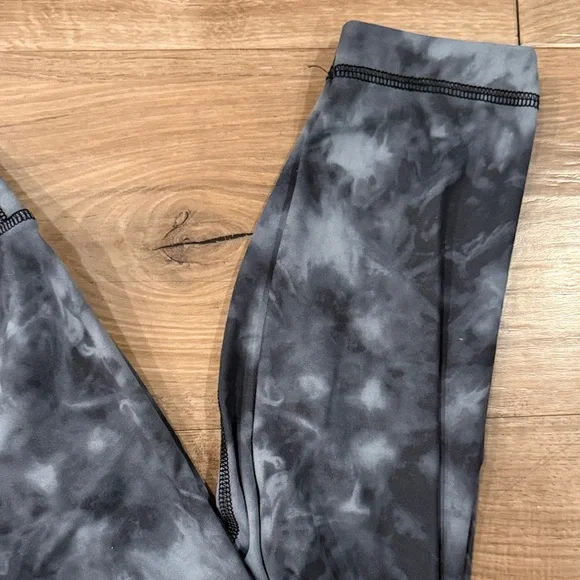 90 Degree Gray Tie-Dye Leggings - Picture 3 of 7